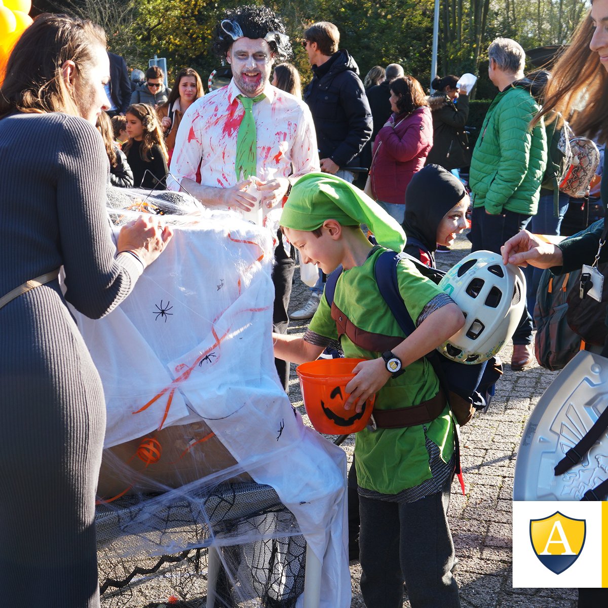 It's time for Trunk or Treat again! 👻🎃 Yesterday our Amity parent volunteers turned their cars and bikes into gory cemeteries, ghoulish gardens and the kingdom of spiders. A big thank you to Friends for Amity for organising another successful Halloween event!

#halloween