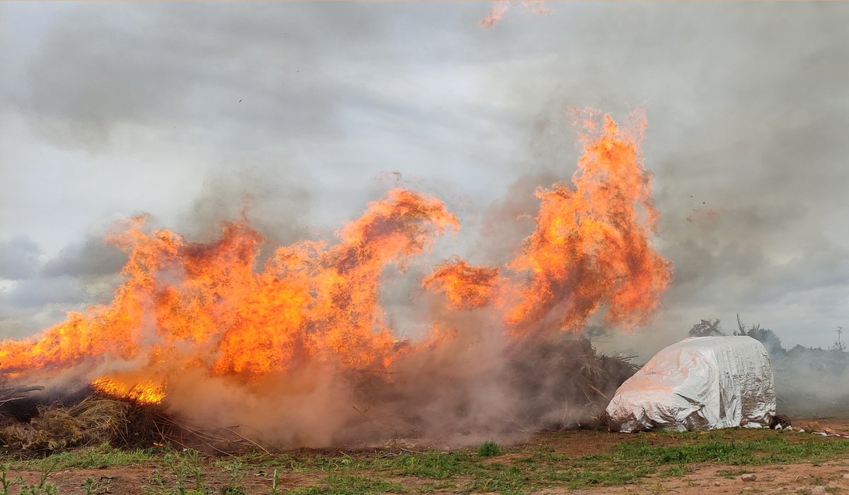 wildfiresec's tweet photo. Con el sistema @SAVAIF puedes protegerte ante un atrapamiento por el #fuego desde 2500€.
- Fácil y rápido despliegue.
- No depende del agua.
- No requiere elementos de respiración añadidos.
- Soporta temperaturas de + de 1000°C con una trasferencia no superior a 5°C. https://t.co/lECatvzO4K