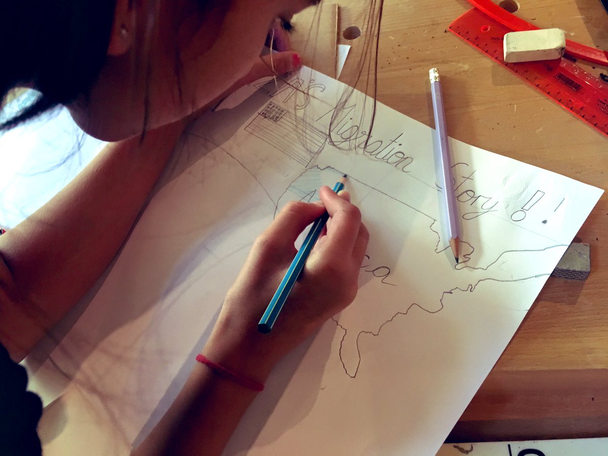 edu_GetCreative's tweet photo. The Gr5 Ss are finding all sorts of ways and techniques to tell this migration story.
🇽🇰 🇷🇸 🇺🇸🇨🇭
#StoryTelling #MAPS #timeline #technology #enhancedPYP #IB #Migration #GlobalCitizen https://t.co/9pZezvuMKS