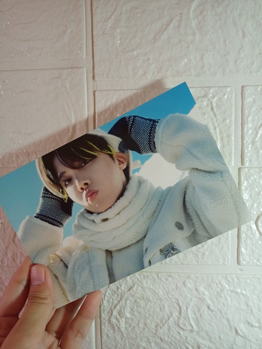 ShopArmyblink's tweet photo. WTS LFB

💜BTS Winter Package 4x6 Photo
🖤P90.00, full COD

✔️ Official, Onhand and Ready to Ship
✔️In good condition

You can checkout directly using the shopee link in the comment section. https://t.co/NkHbf7VVAr