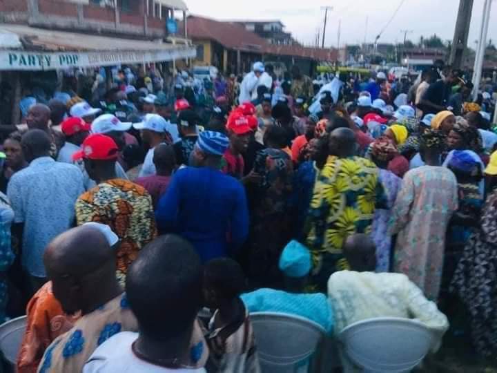 Bulama8976's tweet image. Over 3000 @OfficialAPCNg members officially join @OfficialPDPNig at Ede South Local Government,Osun State. 

#IAmPDP
#PDPPower