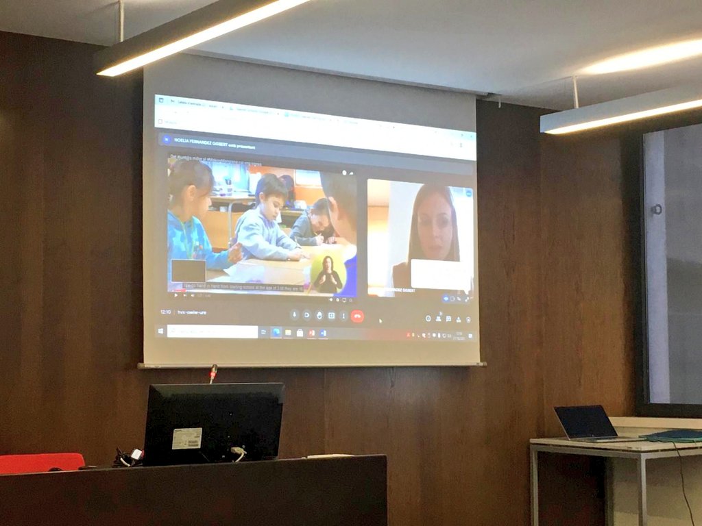 IEDMangrane's tweet photo. 🤗Last day at #Blendi coworking team🔝. La plataforma #BLENDI, permet co-crear activitats d’aprenentatge i plans de lliçons híbrides conjuntament amb els estudiants @LaiaAlbo @daviniahl @UPFBarcelona @TIDE_UPF @iegreda @LaImmaculadaVD #MakingMangrané @Merce_G @NewsNeus @coralregi https://t.co/mjgGVdJI35
