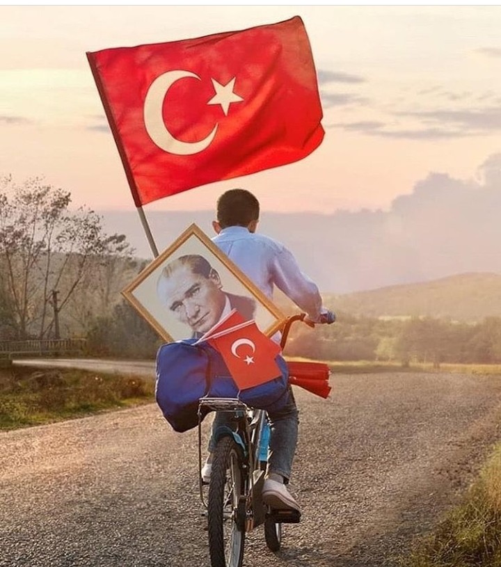 CANANDO18401759's tweet photo. 🇹🇷 29 EKİM 1923 CUMHURİYET #BAYRAMIMIZKUTLUOLSUN
#CUMHURİYET98YAŞINDA https://t.co/IlMnuRDhLC