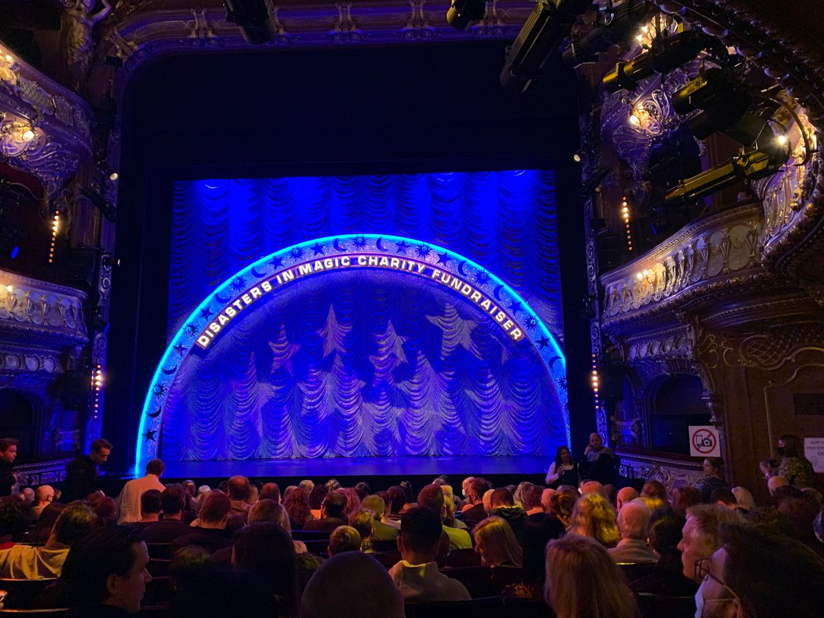 joey_barnes79's tweet image. A bit late but thank you @mischief @magicgoeswrong for the joy you gave my family last Saturday. Meeting @henrywlewis and #NancyZamit afterwards made my kids’ year.