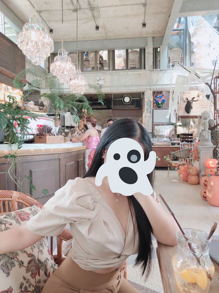 Chichory27's tweet photo. Halloween day 🎃 https://t.co/xzv75WywOf