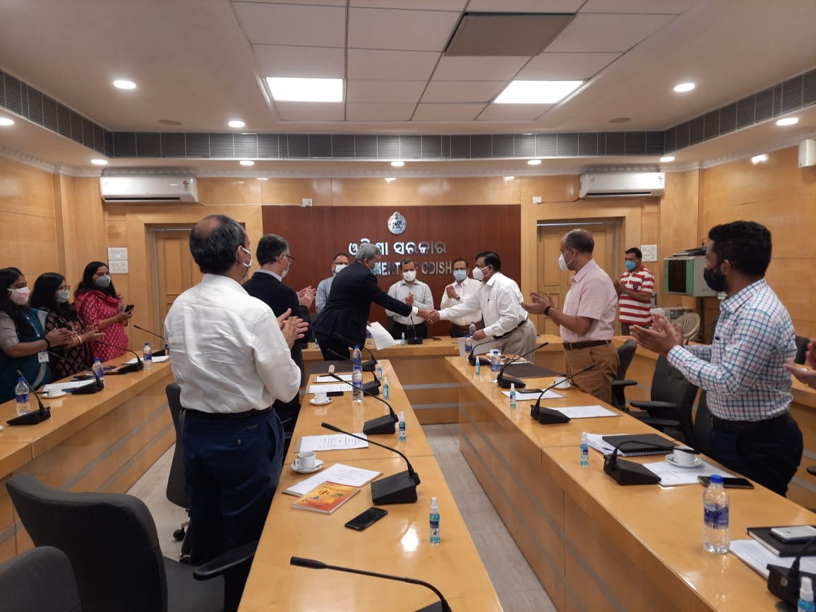 GTT68's tweet photo. Pleased to announce that @EY_India will be assisting the Government of Odisha in achieving Sustainable Development Goals: 2030 Agenda in the state in a strategic, coordinated and time-bound manner. @CMO_Odisha @SecyChief @PCDept_Odisha @PradeepJenaIAS https://t.co/gr6Mk37A09