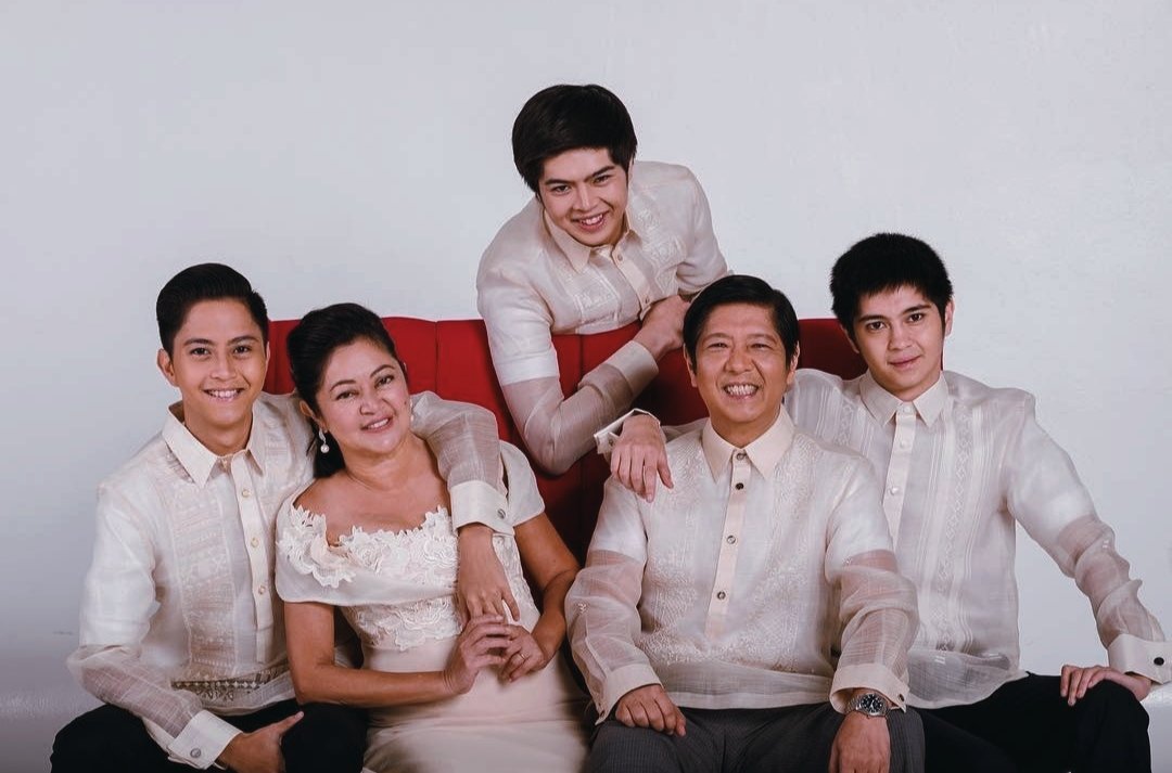 belladonski's tweet photo. I know a lot of people will judge me in terms of my political stand. But I respect other's view, so respect mine❤️

A faithful husband and a loving father to his sons. Indeed, a great father of the Philippines ✌️

#BringBackMarcos https://t.co/RElpupp3M1