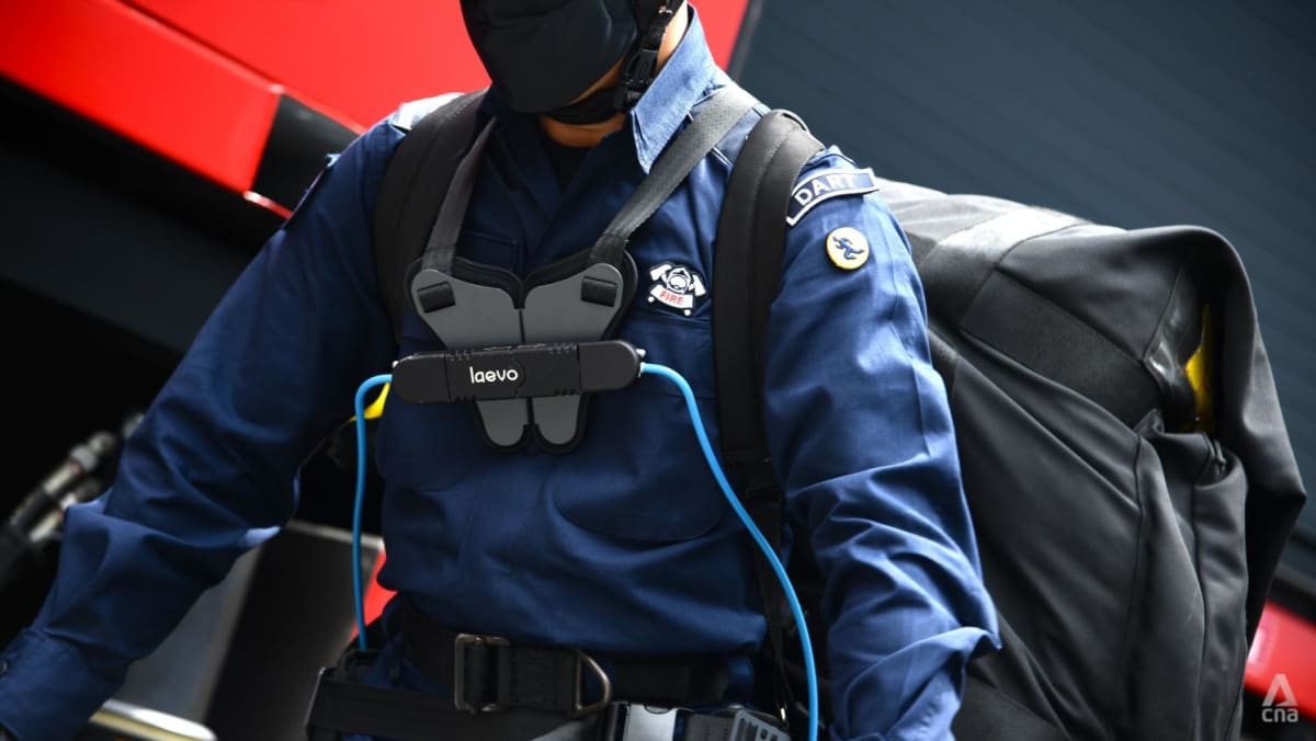 SCDF emergency medical responders to trial suit that relieves lower back pain channelnewsasia.com/singapore/scdf…