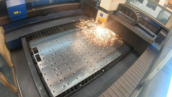 opiegroup's tweet photo. Some sparks flying on our Trumpf flatbed laser cutter to brighten your Friday afternoon.

#opiegroup #robot #robotics #engineering #engineeringlovers #engineer #engineersofinstagram #worldofengineering #advancedmanufacturing #hitech #instamachinist #metal #metalwork #fabrication https://t.co/r4sFC9mxiP