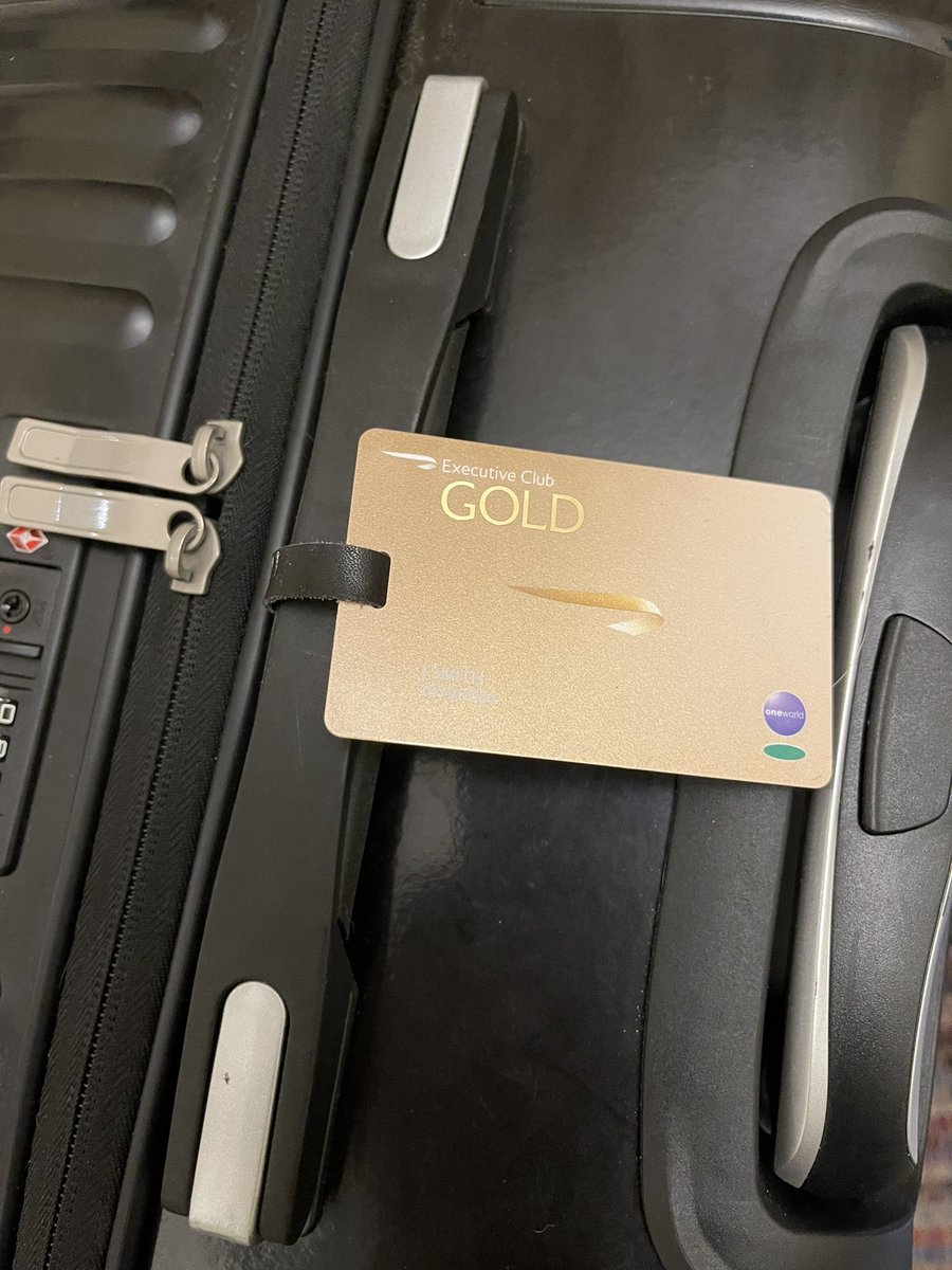 jamiebsmith's tweet photo. First time travelling with my new GOLD tags
#execclub #BA #firstlounge https://t.co/Z257xrPUH4
