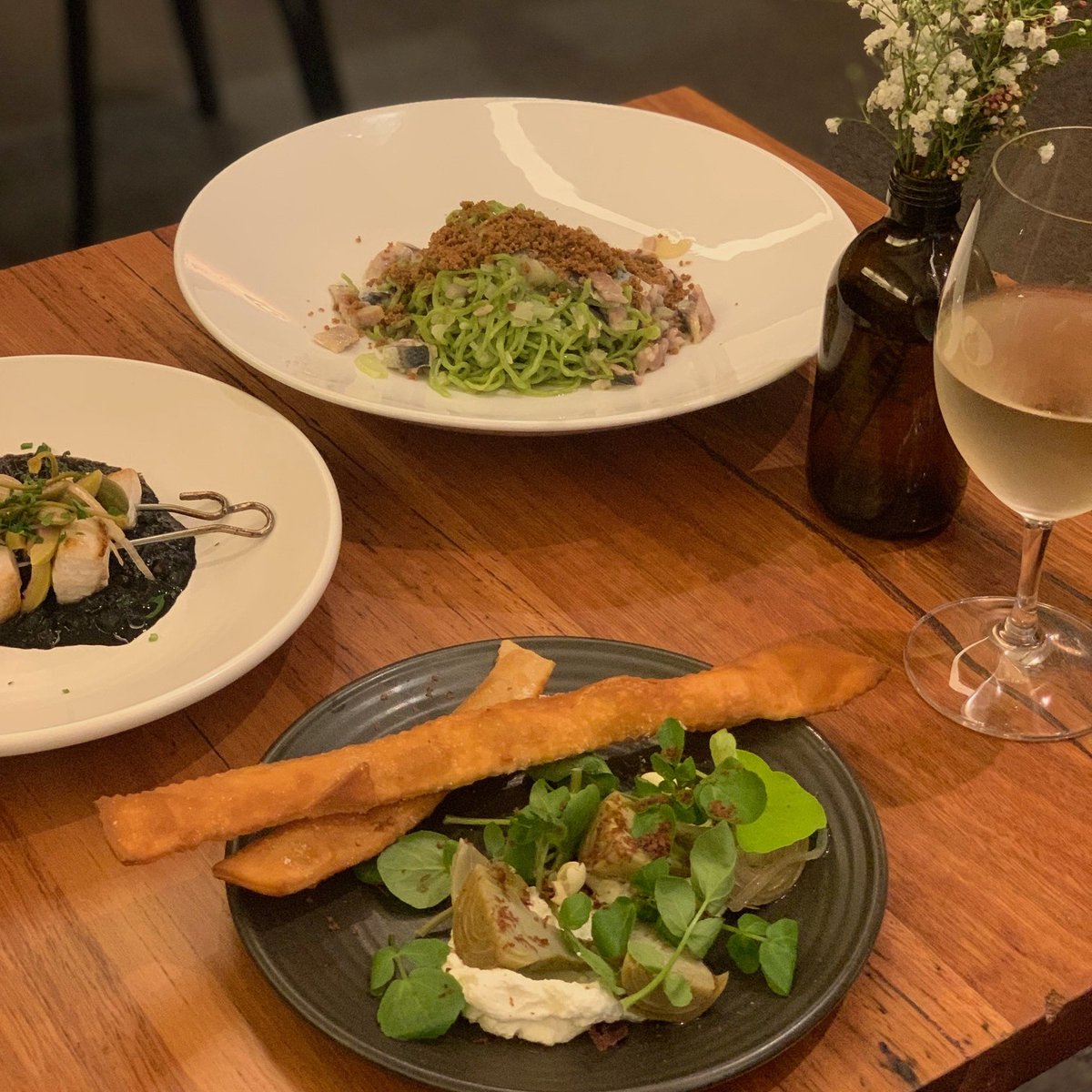 🍃 S P R I N G  M E N U 🍃
Melbourne is windy, Melbourne is rainy, Melbourne is stormy... but Dusty's Spring menu will make you think sunshine 🌞
.
.
.
.
#swordfish #globeartichokes #linguinewithsardines #getinmybelly