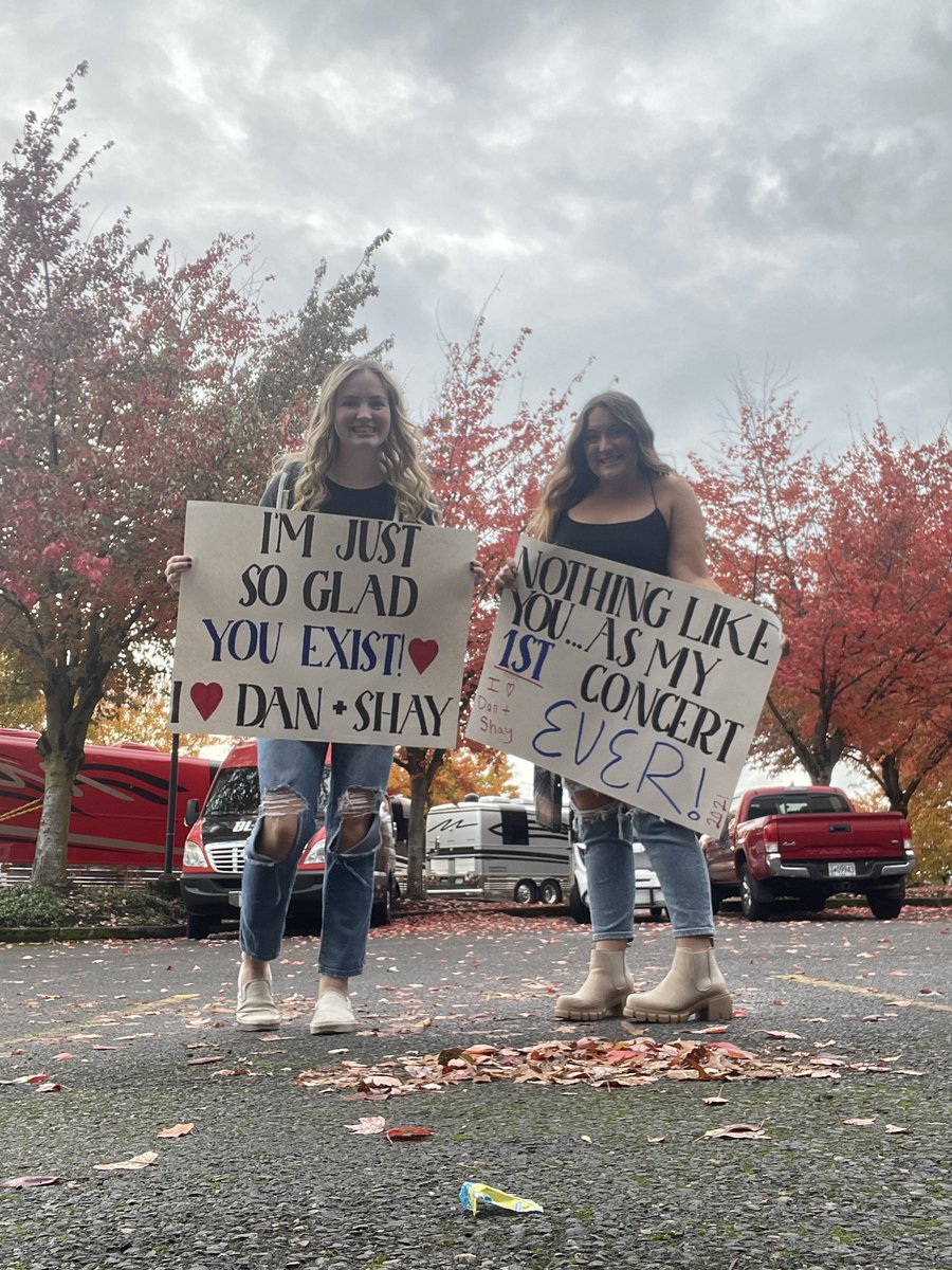 briannastark511's tweet photo. @DanAndShay I could not be more amazed with your show tonight! Best concert I’ve been to, so thank you for making it special! We love you! @dansmyers @ShayMooney #DanAndShay #PortlandOregon #GoodThings #Speechless #Tequila https://t.co/O7TeaFZiLI
