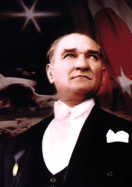 melishaseki's tweet photo. İyi ki Cumhuriyet! Daha da yüksek sesle, anlayarak, coşkuyla, sımsıkı tutunarak; Yaşasın Cumhuriyet!🇹🇷🇹🇷🇹🇷 
#29EkimCumhiyetBayramı https://t.co/my2TMn0Xrm