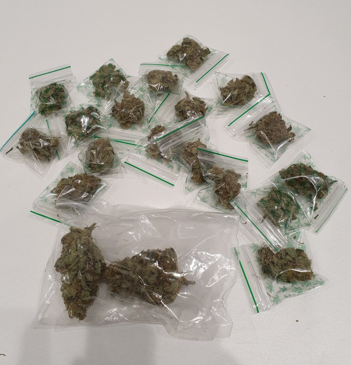 BrumCityWMP's tweet photo. Great work from #Team5 yesterday! After conducting an open area search, several bags of cannabis was seized!
#Persistence
#OpenAreaSearch https://t.co/d29D4vm1Z1