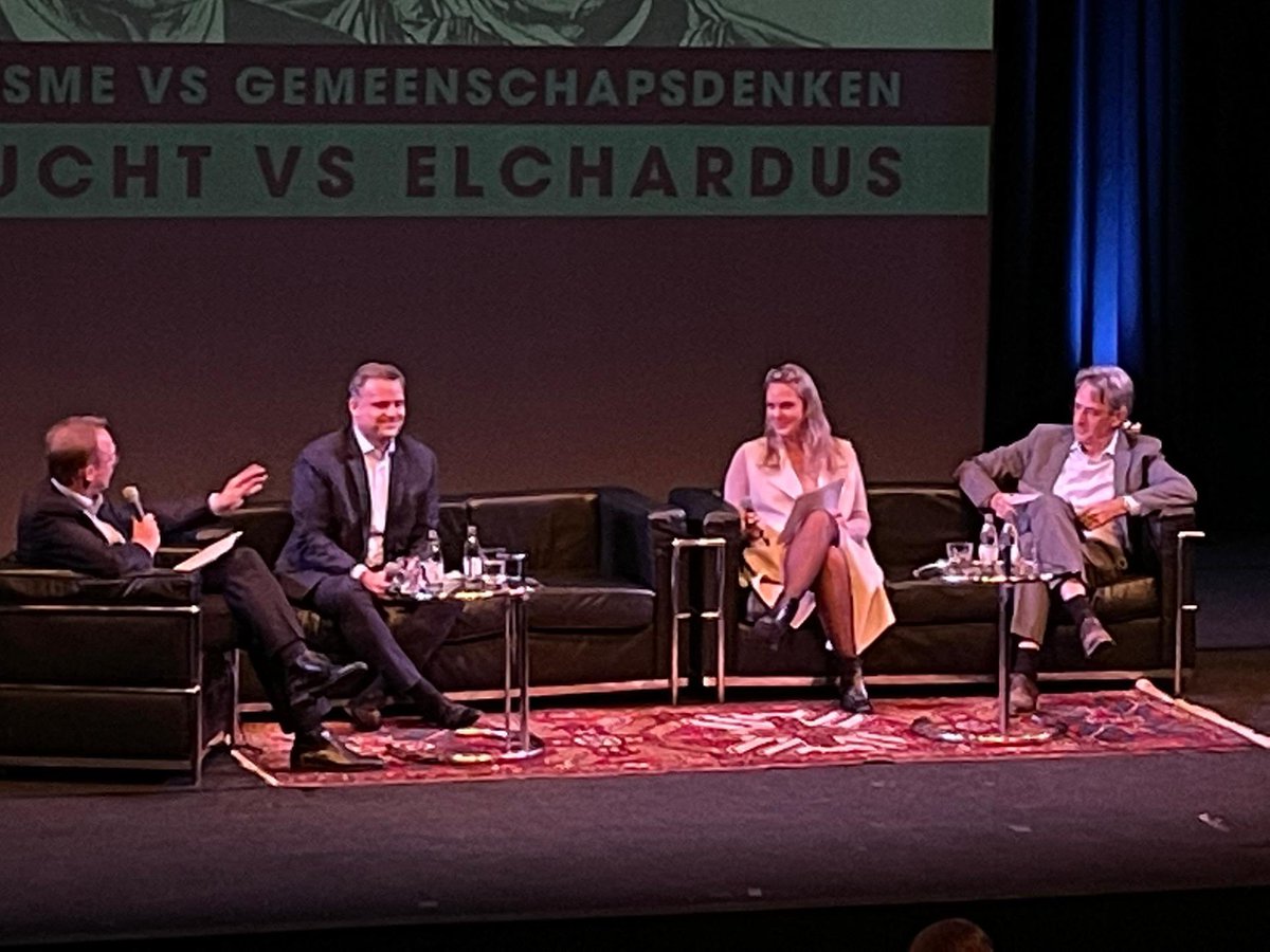 Boeiend gesprek met <a href="/ProfHGoossens/">Herman GOOSSENS</a>  en <a href="/debackerphil/">Philippe De Backer</a> over mondmaskers, testen, insitutionele kaders, crisisbeheer, de media en zoveel meer 🙏<a href="/vadderiVRT/">ivan de vadder</a>. 📖 Te lezen in ‘En nu is het oorlog - PhilippeDeBacker’ <a href="/ErtsbergB/">Ertsberg uitgeverij</a>. 👉 En nu moeten we leren… én beter voorbereiden.