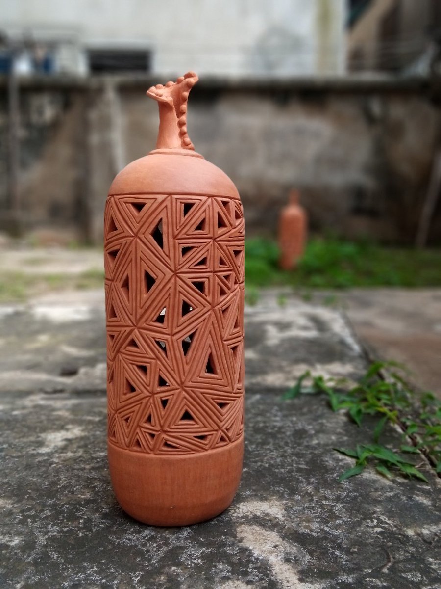 klaydup's tweet photo. Ever since I truly 'discovered' my art, it's been an upward journey with pottery &amp; I treasure every creative moment with clay. Cheers to more forms, more creations 🥂.
Please help RT the art, someone you know might be looking...❤️❤️

#handbuilt #pottery #art #artist #ceramics https://t.co/b7mnhC7Flj