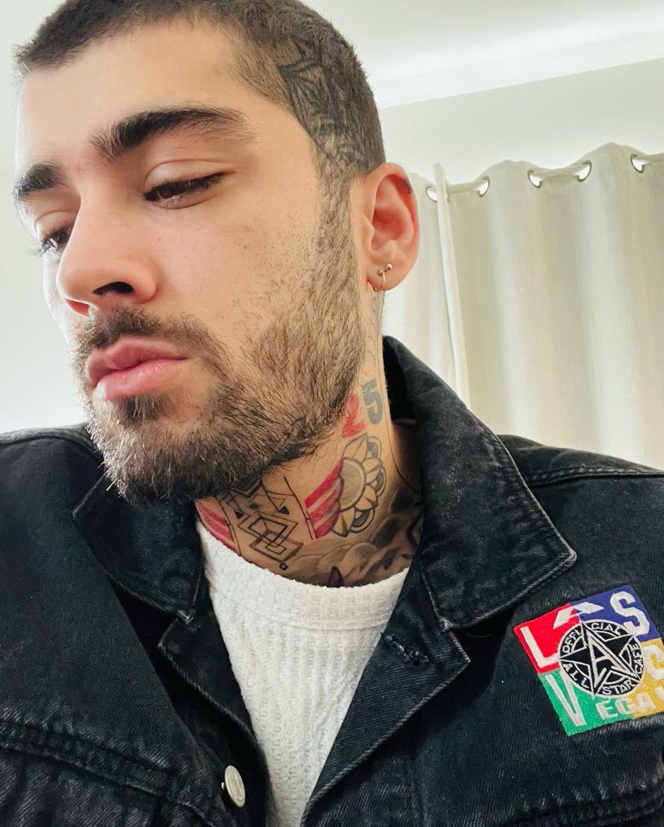 WayneBarryBaby's tweet photo. I haven't protected him enough before. I will not fail him again this time. I am listening babe.. i love you

#WeStandWithZayn
#WeAreWithZayn
RESPECT ZAYN https://t.co/7GrkxgHQ1V