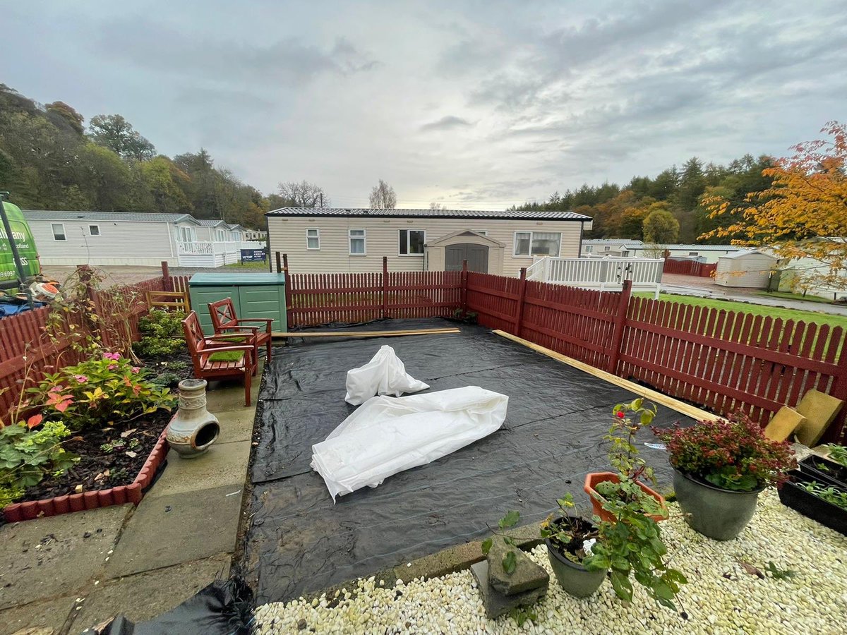 easiglasgow's tweet photo. Fitting this #pet freindly #artificialgrass #Inverary changes this  #garden in this beautiful #Scottish setting 🥰 https://t.co/HvIfoLY1tz