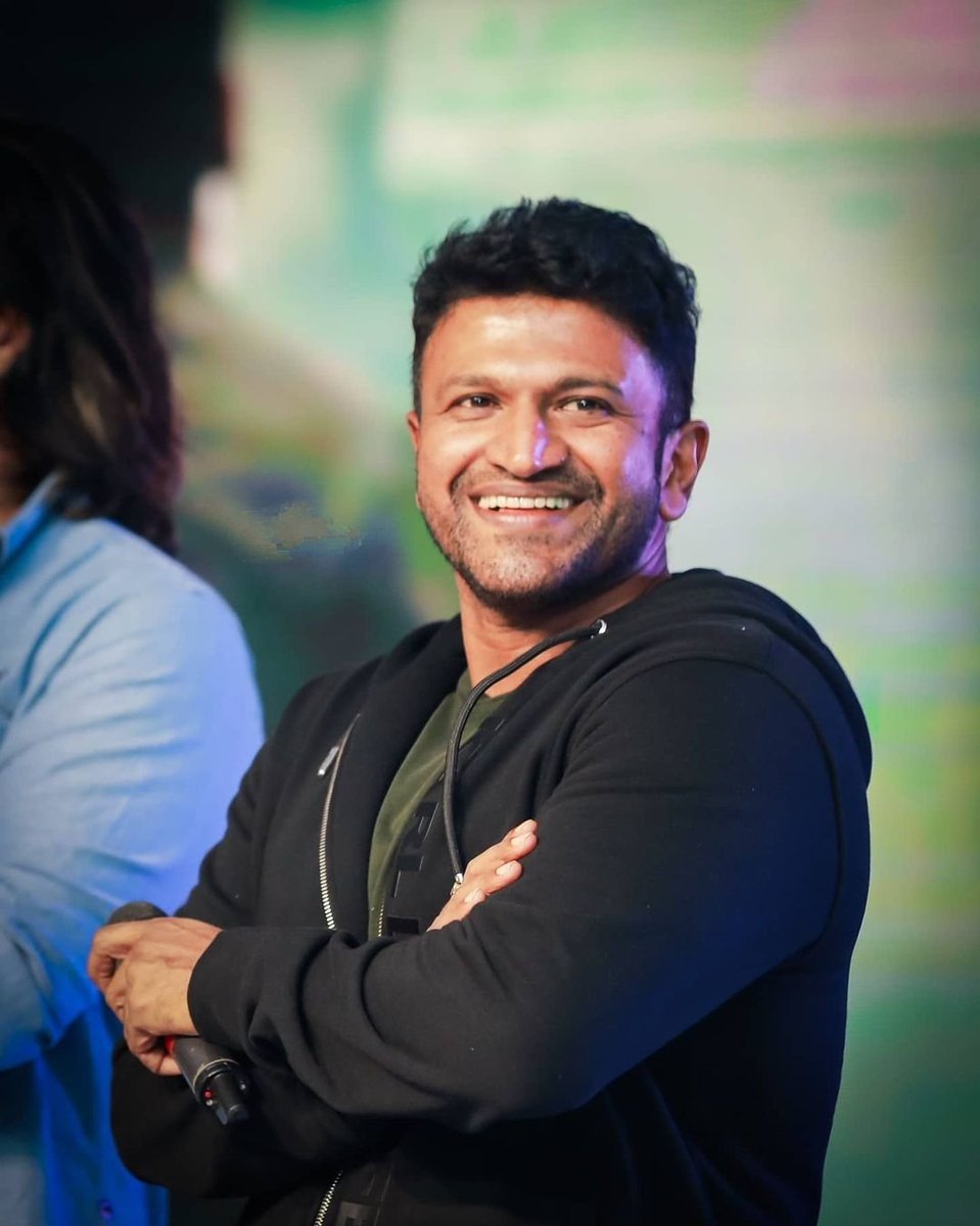 appuuadda's tweet photo. ನಿಮ್ಮ ಮೊಗಕ್ಕೆ ನಗುವೇ ಭೂಷಣ 
ಬೇಗ ಚೇತರಿಸಿಕೊಂಡು ಲವಲವಿಕೆಯಿಂದ ಗುಣಮುಖರಾಗಲಿ ಎಂದು ದೇವರಲ್ಲಿ ಅಭಿಮಾನಿಗಳ ಪ್ರಾರ್ಥನೆ 🙏

#PuneethRajkumar https://t.co/reE8TVOYm7