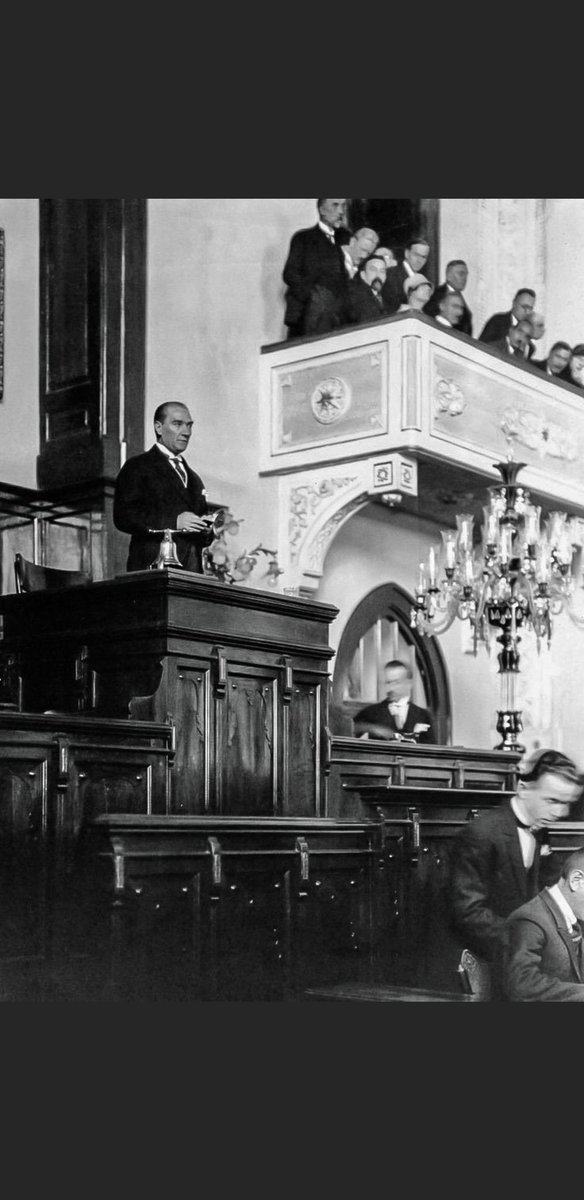 emevzuat's tweet photo. #29Ekim Cumhuriyet Bayramımız Kutlu Olsun. 
Bu vesile ile Ulu Önder Mustafa Kemal Atatürk ve Silah Arkadaşlarını Rahmet ve Minnetle Anıyoruz. https://t.co/niQ7jNYWSq
