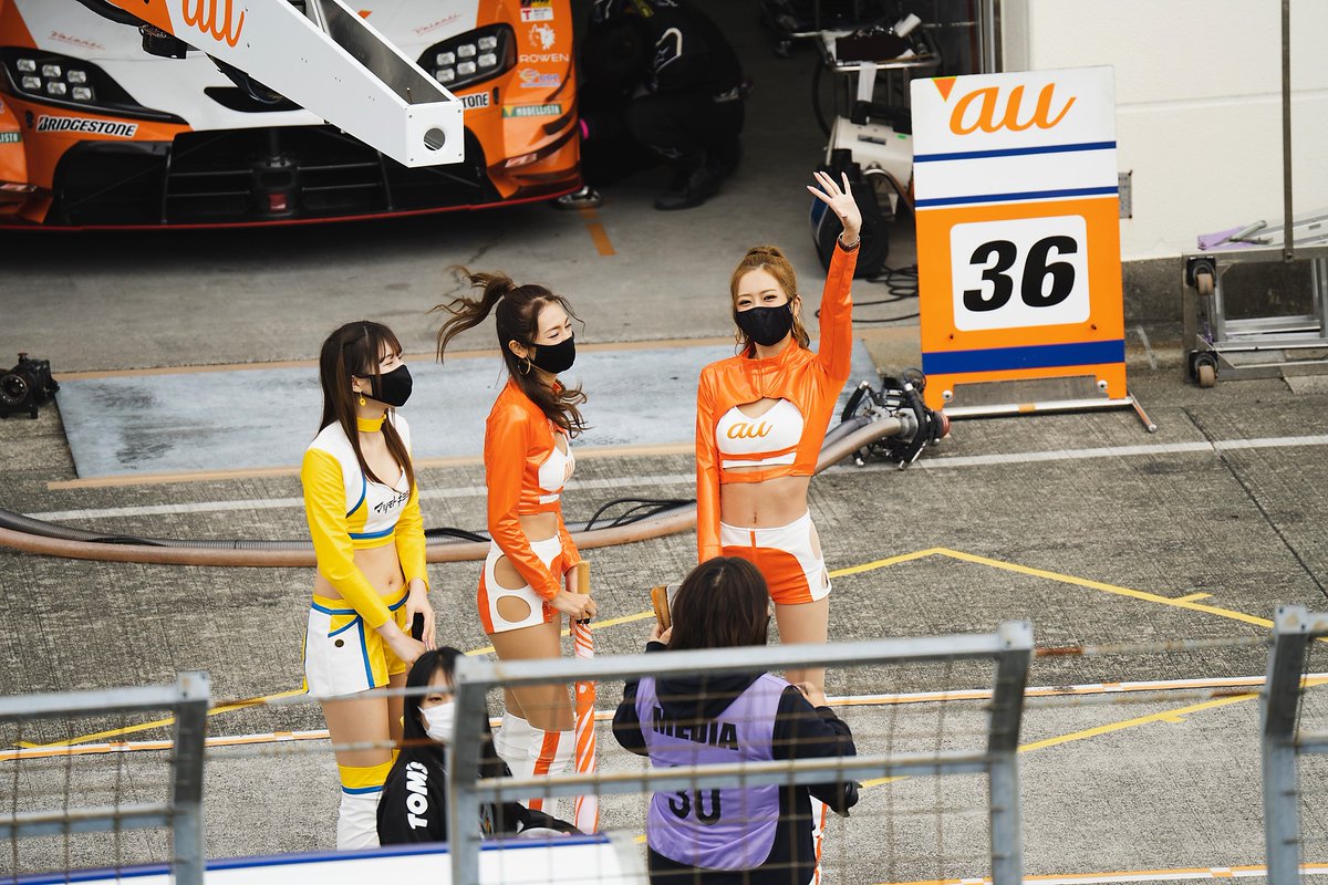 starzero06's tweet photo. 2021.10.23-24スーパーGT
第6戦オートポリス

央川 かこさん😎
遠くからでも気付いてくれて嬉しかったです🤗風が強く寒かったのにありがとう🙂
@kako_6717 
#央川かこ 様
#SuperGT
#au_toms https://t.co/rCIMvOtpPx https://t.co/JhBe7sYzXy