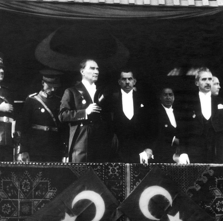 Gazi Mustafa Kemal Atatürk ve silah arkadaşları başta olmak üzere bağımsızlık mücadelemizde canlarını ortaya koyan aziz şehitlerimizi ve kahraman gazilerimizi minnetle anıyoruz•29 Ekim Cumhuriyet Bayramımızın 98.Yılı Kutlu Olsun🇹🇷❤️
<a href="/bayramsade/">Bayram Sade</a> <a href="/ktokaratay/">KTO Karatay Üniversitesi</a>