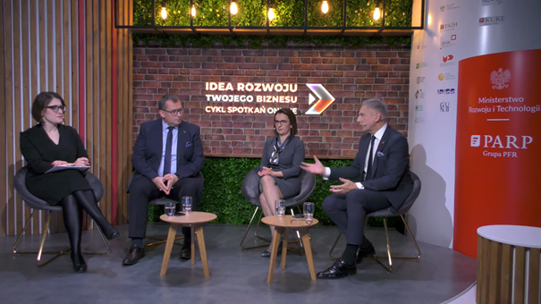 AgencjaRozwoju's tweet photo. Nasi eksperci wzięli udział w debacie online #Idearozwojutwojegobiznesu @MRPiT_GOV_PL i @parpgovpl.

W dyskusji uczestniczyli:
🎙️ Paweł Kolczyński @PaweKolczynski, wiceprezes ARP 🎙️ Wojciech Miedziński, prezes #ARPLeasing
🎙️ Renata Pomorska-Grzechnik, dyrektor COP w Warszawie https://t.co/XxKbGcW81g