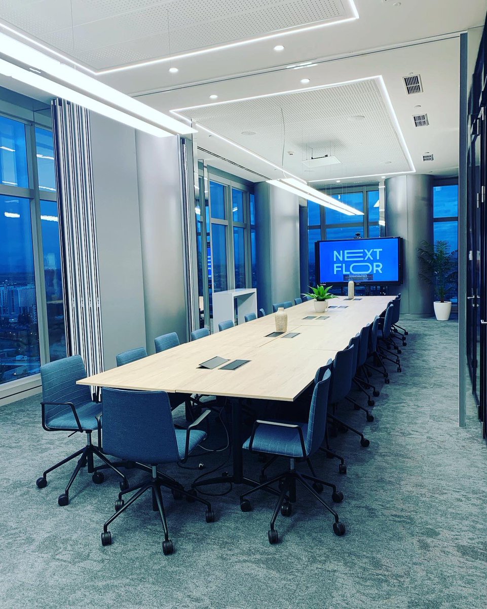 acampoyz's tweet photo. Hoy trabajamos desde @NextFloor_XYZ en #torreemperador. Un lujazo! https://t.co/uUfpzNxLfc