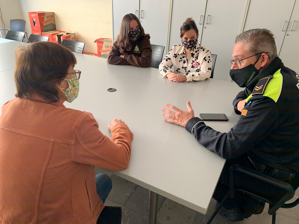 PLVNG's tweet photo. Des de llavors, els seus familiars i amics, a través de diversos productes artesanals, han recaptat 100.000 € pel @SJDbarcelona_es #PediatricCancerCenter
A partir del 2 de novembre estaran disponibles a les dependències @PLVNG, de dilluns a divendres, de 9 a 13'30 h. https://t.co/3nqP4cPJFG