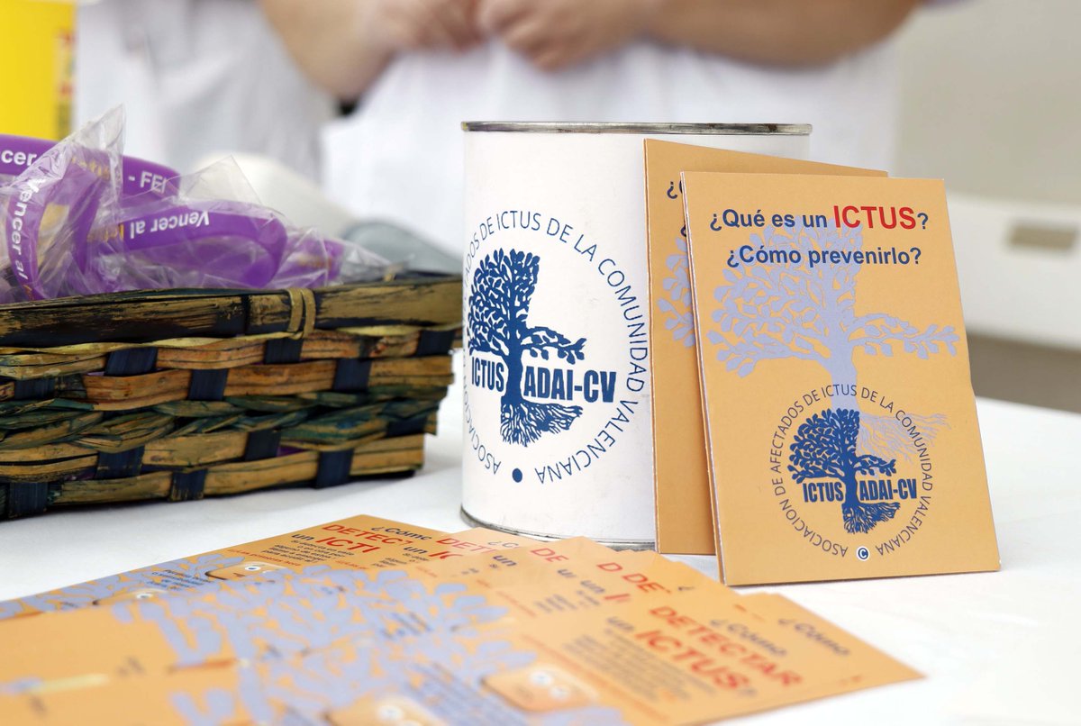 HospitalLaFe's tweet photo. 🏥La U. de Ictus @HospitalLaFe y  @ADAICTUS han organizado un mesa informativa para mejorar el conocimiento de enfermedades cerebrovasculares, los factores de riesgo o los síntomas de alarma. Además de información, se realizan  pruebas de tensión y de glucemia
#DiaMundialDelIctus https://t.co/RgzEeEVP2N