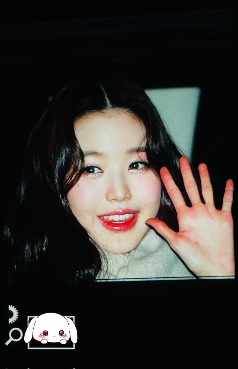 ARABIVE6's tweet photo. 211029 - 📸
وونيونق بعد نهايه بث ميوزك بانك
#Wonyoung #StarShipGirls https://t.co/pitVQr378X