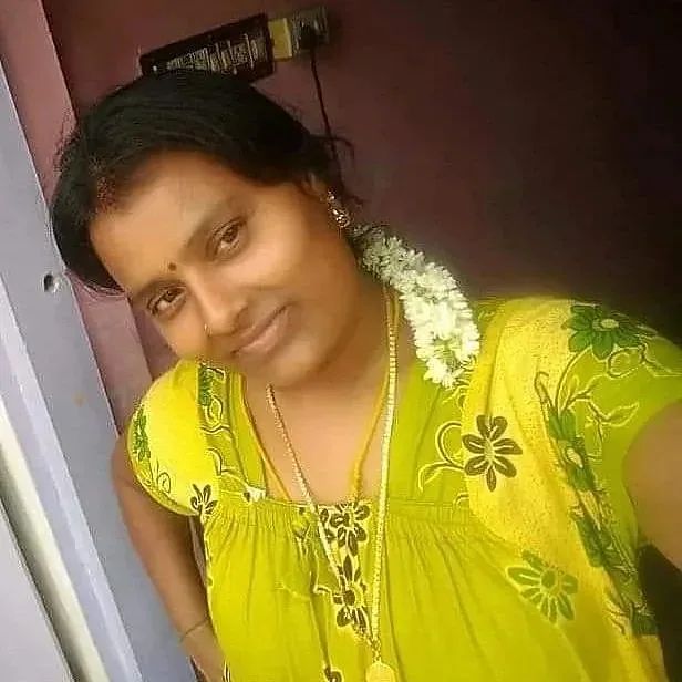 Malati69125050's tweet photo. 🙏மதிய வணக்கம் நண்பர்களே 🙏

இது ஒரு மொபைல் ஃபோன்க்காக எழுதி வாசகம்

மொபை���்ஃபோனை  கையில் வைத்திருந்தால் உலகில் என்ன நடக்கிறது என்று தெரியும் என சொன்னார்கள்

நான்

மொபைல்ஃபோனை கீழே வைத்தால் தான் நம் வீட்டில் என்ன நடக்கிறது
என்று தெரியும் உங்களுக்கு 

💘அன்புடன் மதன் மாலதி💘 https://t.co/QWMc22jl4k