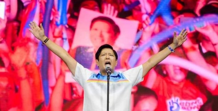 cheesin_muffin's tweet photo. Despite the accusations and harsh remarks directed at you and your family, BBM, don't let it overtake you. We recognize you as a good bamboo that bends but does not shatter. We'll fight until the end! Fight for what's right and what's better!

#BringBackMarcos https://t.co/mU2Aeu82A0
