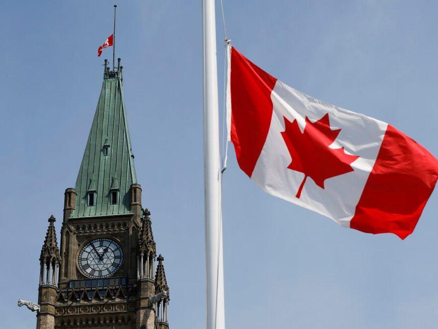 ottawasuncom's tweet photo. LILLEY: O'Toole rightly calls on Trudeau to raise flags before Remembrance Day https://t.co/KR0Zzvbhb5 https://t.co/xNuYjJUfaq