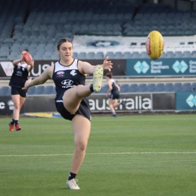 michaelkhoury73's tweet photo. My daughter living out her dream as a train on player @carltonfc_w. Hopefully bigger things to come. https://t.co/f3W4J4LCGl