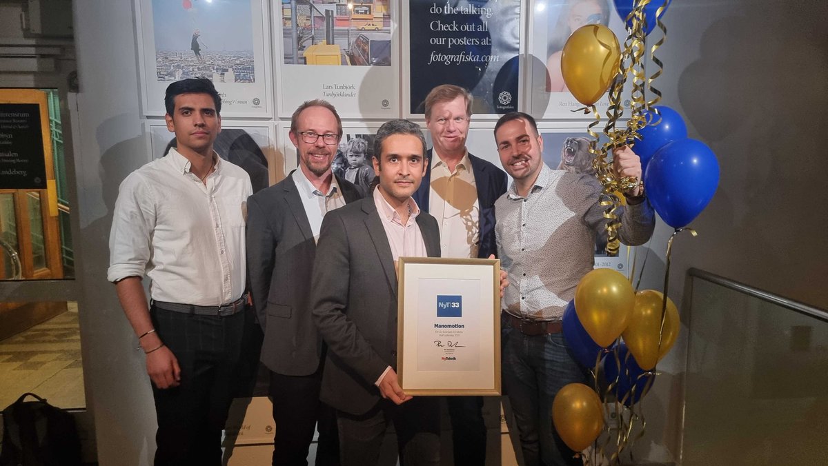 ManoMotion's tweet image. Yesterday at Fotografiska Stockholm we received the prestigious @33_listan  award by the Swedish magazine  @nyteknik  
#handtracking #newtechnology #manufacturingtechnology #manufacturers #teknik #innovation #vr #augmentedreality #startup #technology #33listan #research