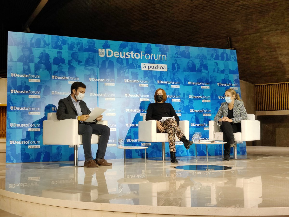 pelikleta's tweet photo. Tercera sesión de @deustoforum #gipuzkoa moderada por @jlgorostidi sobre el nuevo modelo penitenciario con Myriam Iparraguirre y Demelsa Benito. https://t.co/n9g7mIX8JU