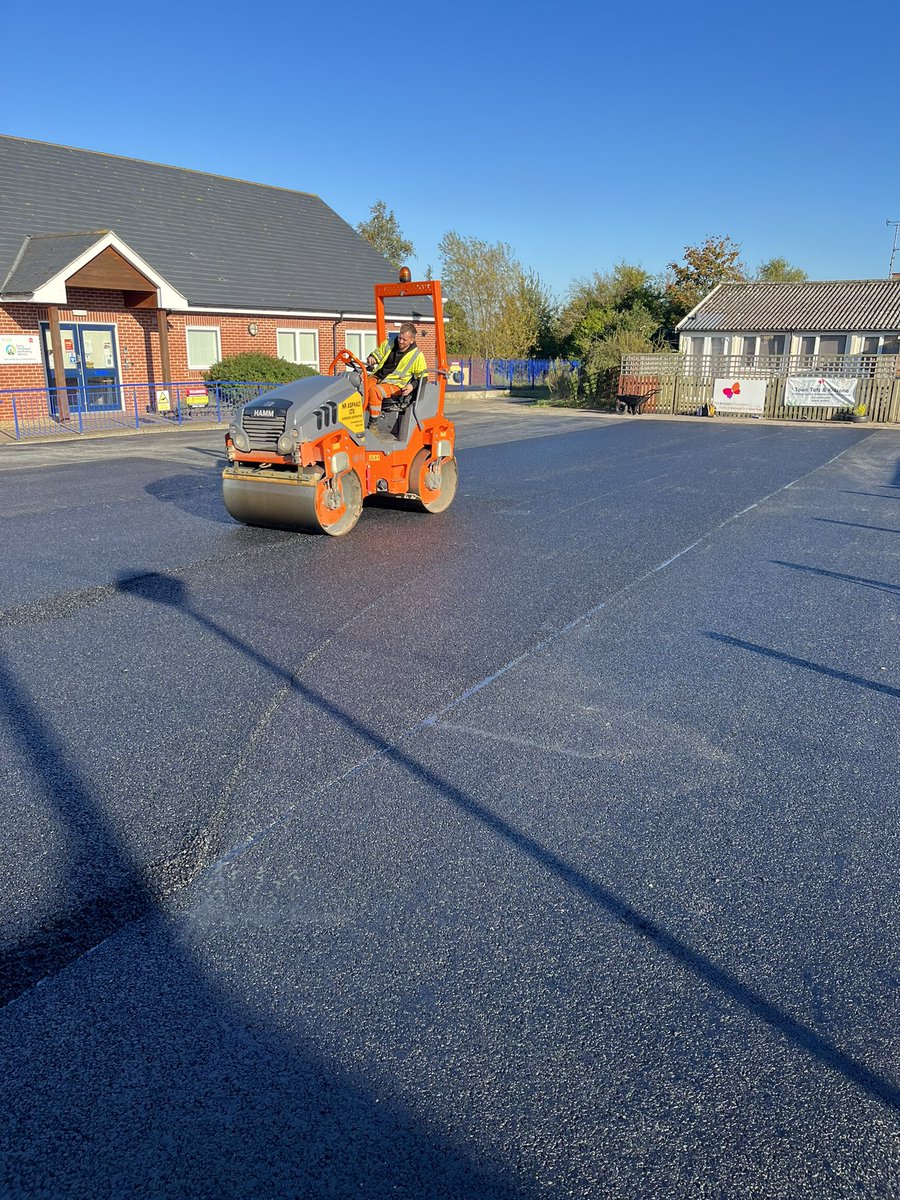 NRAsphalt's tweet photo. Machine lay at north walsham school 👍🏻😃 https://t.co/BOWiiIaIJP