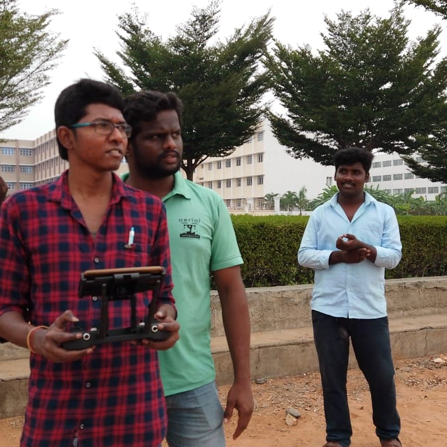 AerialDrobotics's tweet photo. Learning is a Power !!!Mahendra Engineering College students enthusiastically involved in drone piloting training !!!
#mahendracollege  #studentknowledge #college #collegeboys #drones #droneagriculture #dronetechno #droneshow #dronesprayer
PC:SUSEENDHAR RAJ
PILOT TRAINEE:JAGAN https://t.co/BeJjdK7P31