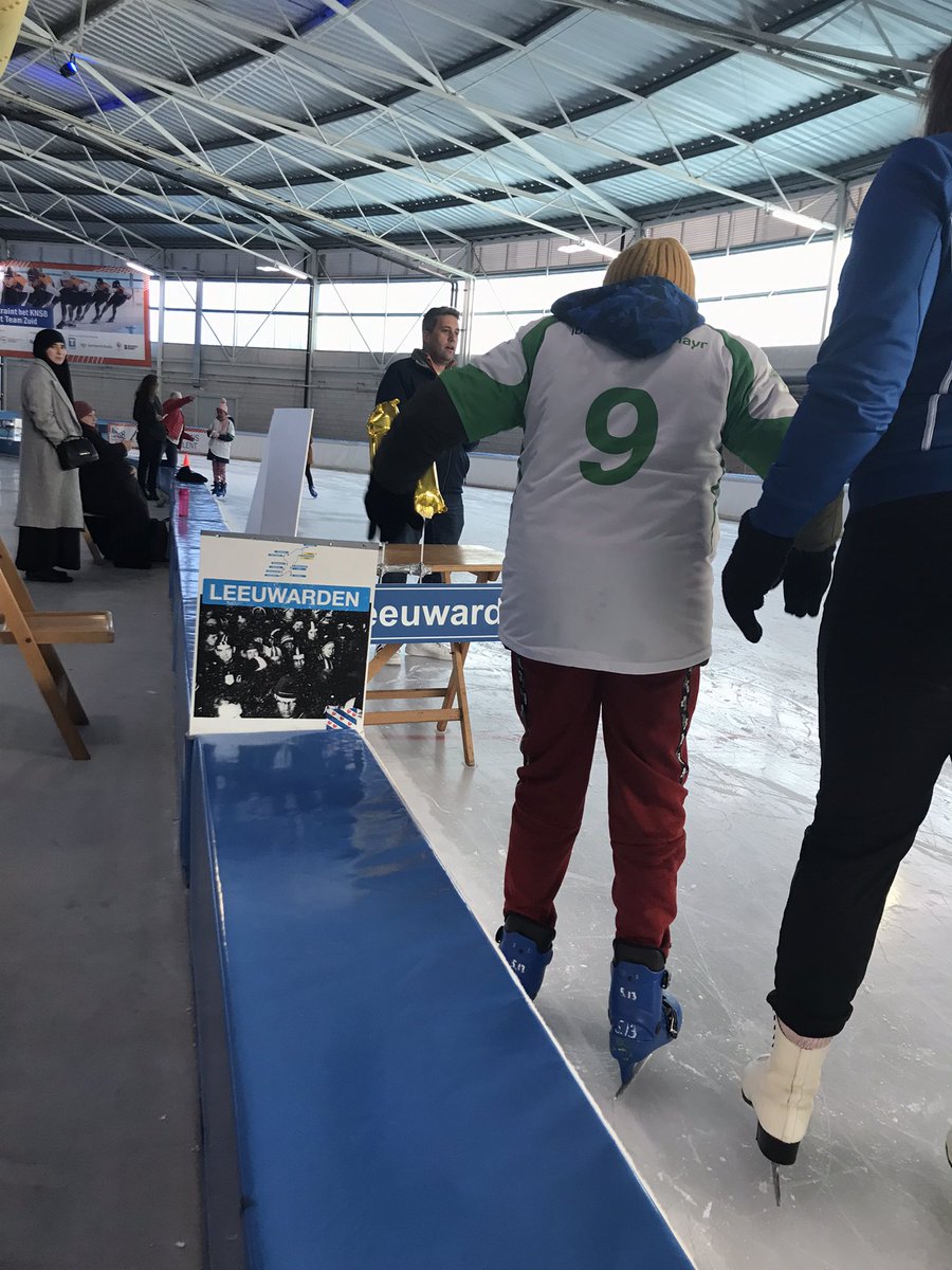 michieldehaan1's tweet photo. Jaaa, de Elfstedentocht in Tilburg is vandaag begonnen!!
Tijdens vakantietoernooien ijssport op natuurlijk onze IWB. https://t.co/5Qy2ws6SLR