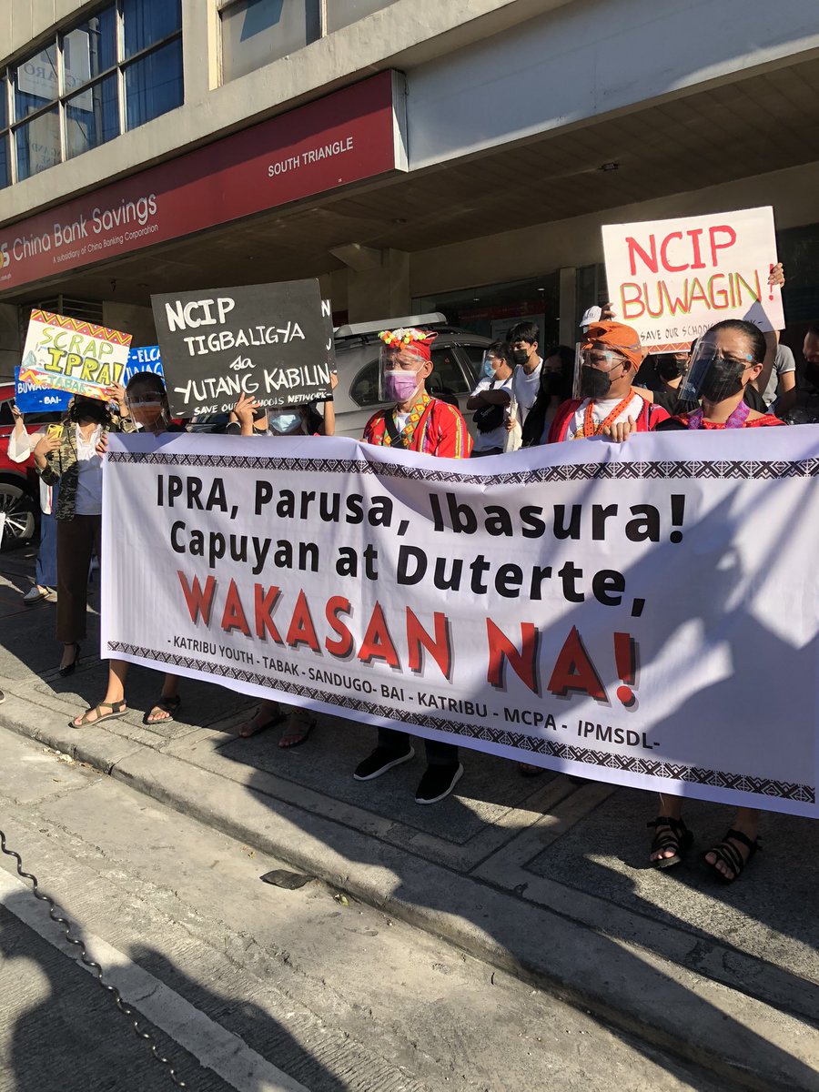 katribu_natl's tweet photo. TINGNAN: Kasalukuyang nagtitipon ang mga katutubo at progresibong grupo sa harap ng NCIP Office upang ipanawagan ang pagbasura sa IPRA Law of 1997. 

#NCIPBuwagin
#DefendAncestralLands https://t.co/lEzTIOb8JF