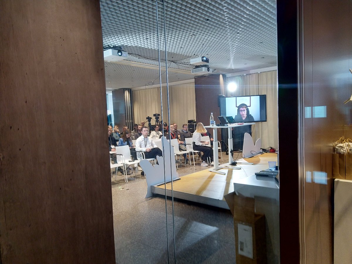 Olеϧ Lаvrоvsky tweet media