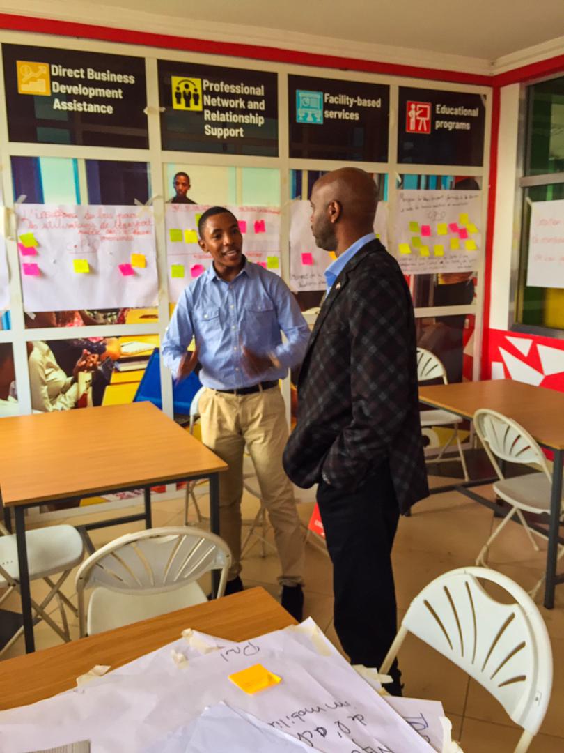 BujaHub's tweet photo. #BujaHub a eu l'honneur d'acceuillir Amb. @JeandeDieuNdik2.Lors de sa visite,il a apprécié le travail des #Digitalladies qui est de trouver des solutions #technologiques aux problèmes de notre societé.
@mincotim 
@api_burundi 
@bbs_burundi 
@house_estis 
@IngoMagazine  
#Burundi https://t.co/XwkAnJP0M4