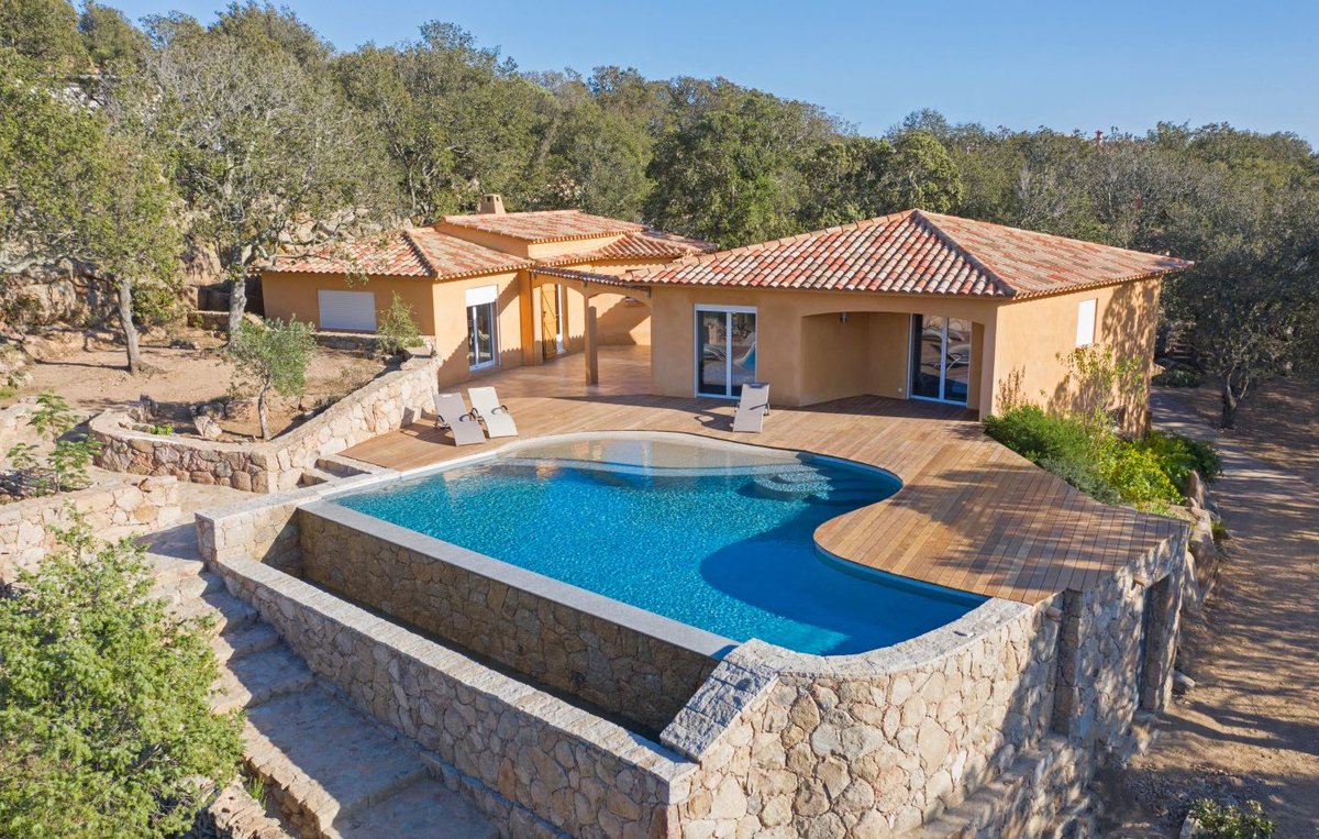 diffazurpiscine's tweet photo. Cette magnifique piscine revisite le design traditionnel du monde de la piscine, avec une forme libre des plus originales ! 🤩
#diffazur #piscine https://t.co/i7MxJC30Fn