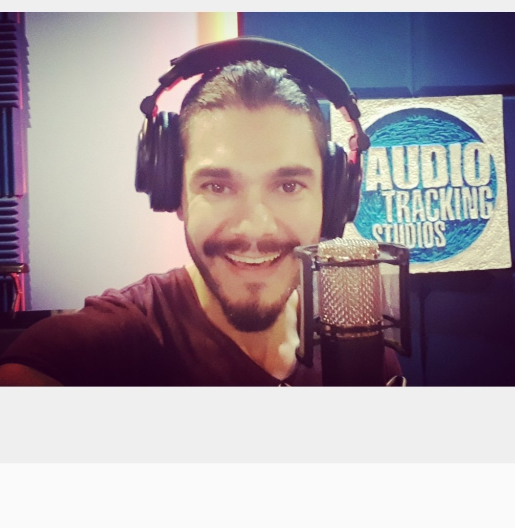 JuanKarlosMatta's tweet photo. #sonriendo #recordingstudio #Audiotrackingstudios #cantante #singer #music #musica #madrid #cádiz #españa #spain #artista #estudio #photography #pop #latin #copla #flamenco #love #livemusic #artist #sing #fotografia #art #música #live #photooftheday #compositor https://t.co/UGktJDdZaL