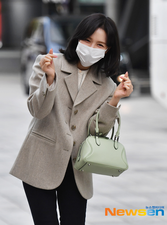 5REDVELVET's tweet photo. [PRESS] 211029 #WENDY arrival for Youngstreet

#REDVELVET @RVsmtown https://t.co/UapHiMADop