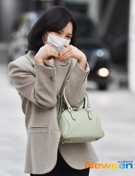 [PRESS] 211029 #WENDY arrival for Youngstreet

#REDVELVET <a href="/RVsmtown/">Red Velvet</a>