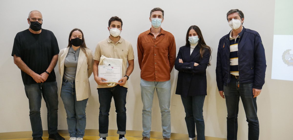 CITEEC_udc's tweet photo. Onte celebramos a 9ª edición do evento de divulgación #INTERLABS, podendo volver de novo á presencialidade. Presentaron as súas investigacións Carmen López, Alberto Alvarellos, Yaiza Montero e Christian Souto, con Fernando Martínez Abella (@fermarabe) como padriño científico https://t.co/AymbgG61aI