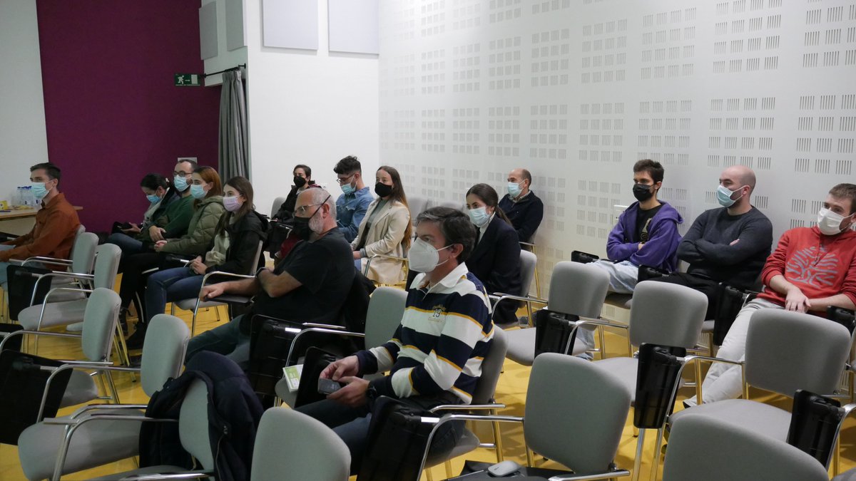 CITEEC_udc's tweet photo. Onte celebramos a 9ª edición do evento de divulgación #INTERLABS, podendo volver de novo á presencialidade. Presentaron as súas investigacións Carmen López, Alberto Alvarellos, Yaiza Montero e Christian Souto, con Fernando Martínez Abella (@fermarabe) como padriño científico https://t.co/AymbgG61aI