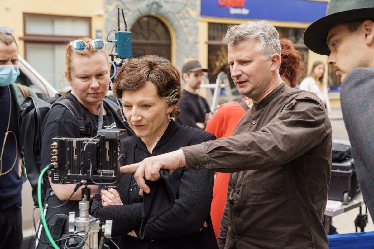 Klasika_LR3's tweet photo. Kino raidījumā #PiejūrasKlimats - režisors Dāvis Sīmanis un operators-inscenētājs Andrejs Rudzāts, kuri kopā strādājuši arī pie filmām “Gads pirms kara”,“Viss reizē zied” un “Emīlija: Latvijas preses karaliene”
https://t.co/sbJsJGm70p https://t.co/CWv1qchRav